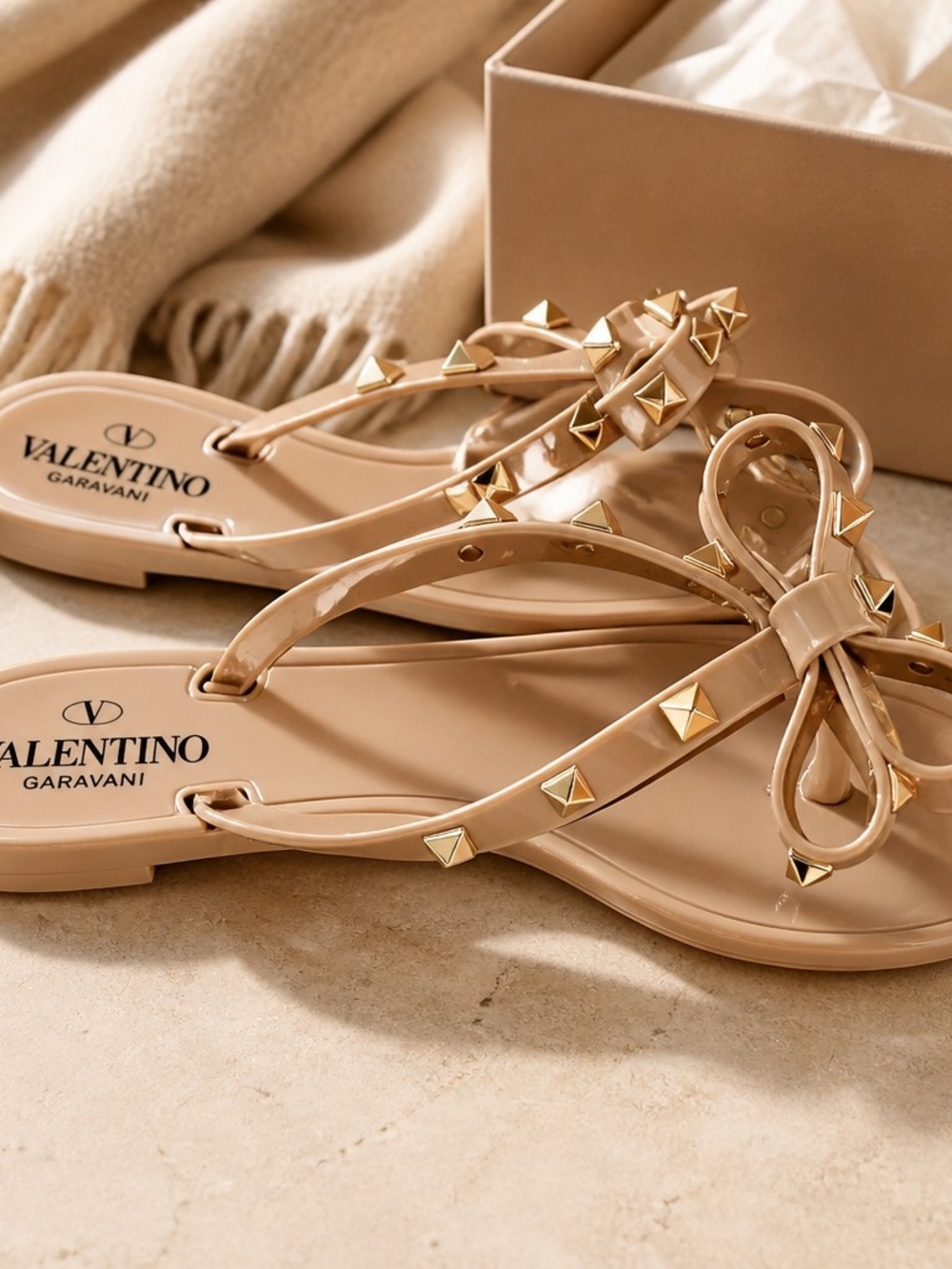 Valentino Garavani Rockstud Jelly Thong Sandals Nude/Beige 38 7.5 PLEASE READ - Picture 6 of 10